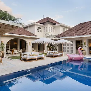  Villa Akara